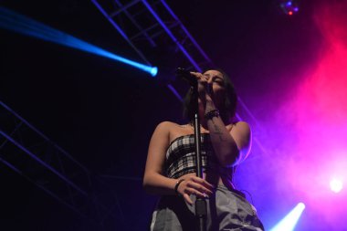Noah Cyrus ilk turnesinde 23 Eylül 2018 'de Orlando Florida' daki Beacham 'da sahne alacak.