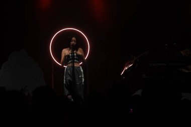 Noah Cyrus ilk turnesinde 23 Eylül 2018 'de Orlando Florida' daki Beacham 'da sahne alacak.