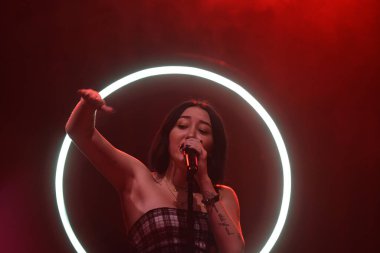 Noah Cyrus ilk turnesinde 23 Eylül 2018 'de Orlando Florida' daki Beacham 'da sahne alacak.