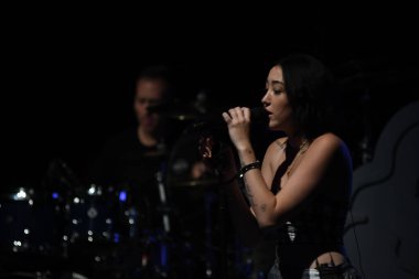 Noah Cyrus ilk turnesinde 23 Eylül 2018 'de Orlando Florida' daki Beacham 'da sahne alacak.