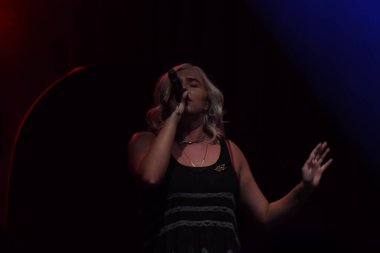 Noah Cyrus ilk turnesinde 23 Eylül 2018 'de Orlando Florida' daki Beacham 'da sahne alacak.