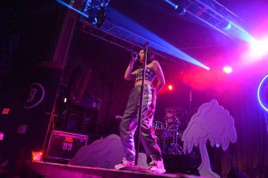 Noah Cyrus ilk turnesinde 23 Eylül 2018 'de Orlando Florida' daki Beacham 'da sahne alacak.