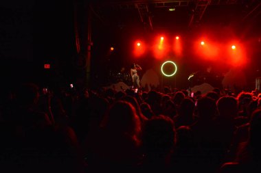 Noah Cyrus ilk turnesinde 23 Eylül 2018 'de Orlando Florida' daki Beacham 'da sahne alacak.