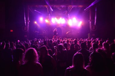 Noah Cyrus ilk turnesinde 23 Eylül 2018 'de Orlando Florida' daki Beacham 'da sahne alacak.