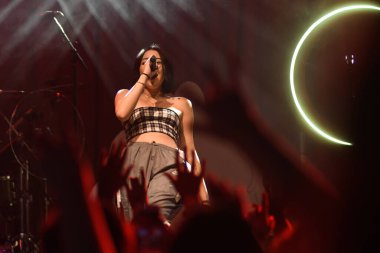 Noah Cyrus ilk turnesinde 23 Eylül 2018 'de Orlando Florida' daki Beacham 'da sahne alacak.