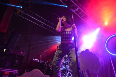 Noah Cyrus ilk turnesinde 23 Eylül 2018 'de Orlando Florida' daki Beacham 'da sahne alacak.