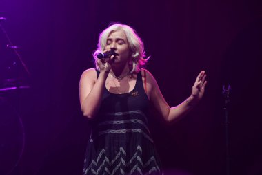 Noah Cyrus ilk turnesinde 23 Eylül 2018 'de Orlando Florida' daki Beacham 'da sahne alacak.