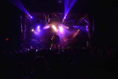 Noah Cyrus ilk turnesinde 23 Eylül 2018 'de Orlando Florida' daki Beacham 'da sahne alacak.