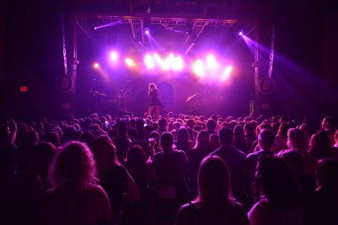 Noah Cyrus ilk turnesinde 23 Eylül 2018 'de Orlando Florida' daki Beacham 'da sahne alacak.