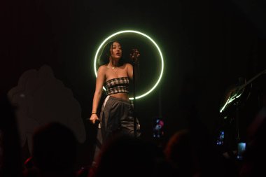 Noah Cyrus ilk turnesinde 23 Eylül 2018 'de Orlando Florida' daki Beacham 'da sahne alacak.