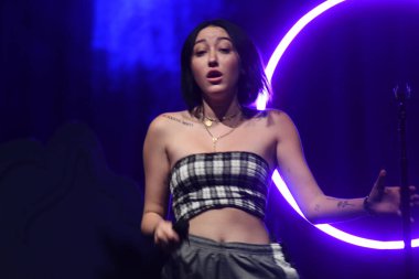 Noah Cyrus ilk turnesinde 23 Eylül 2018 'de Orlando Florida' daki Beacham 'da sahne alacak.