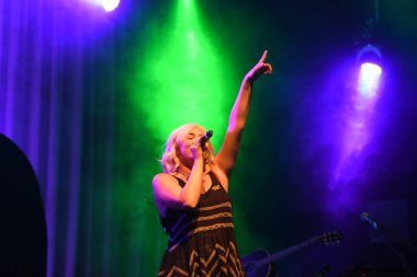 Noah Cyrus ilk turnesinde 23 Eylül 2018 'de Orlando Florida' daki Beacham 'da sahne alacak.