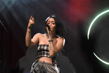 Noah Cyrus ilk turnesinde 23 Eylül 2018 'de Orlando Florida' daki Beacham 'da sahne alacak.