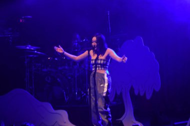 Noah Cyrus ilk turnesinde 23 Eylül 2018 'de Orlando Florida' daki Beacham 'da sahne alacak.