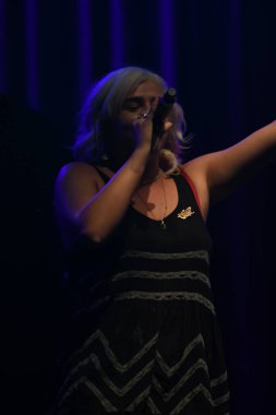 Noah Cyrus ilk turnesinde 23 Eylül 2018 'de Orlando Florida' daki Beacham 'da sahne alacak.