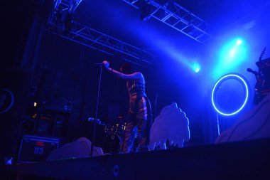 Noah Cyrus ilk turnesinde 23 Eylül 2018 'de Orlando Florida' daki Beacham 'da sahne alacak.