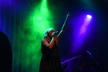 Noah Cyrus ilk turnesinde 23 Eylül 2018 'de Orlando Florida' daki Beacham 'da sahne alacak.