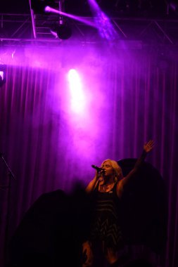 Noah Cyrus ilk turnesinde 23 Eylül 2018 'de Orlando Florida' daki Beacham 'da sahne alacak.