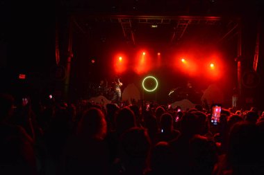 Noah Cyrus ilk turnesinde 23 Eylül 2018 'de Orlando Florida' daki Beacham 'da sahne alacak.