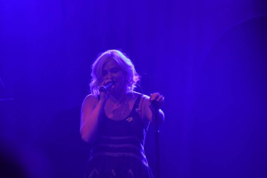 Noah Cyrus ilk turnesinde 23 Eylül 2018 'de Orlando Florida' daki Beacham 'da sahne alacak.