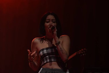 Noah Cyrus ilk turnesinde 23 Eylül 2018 'de Orlando Florida' daki Beacham 'da sahne alacak.