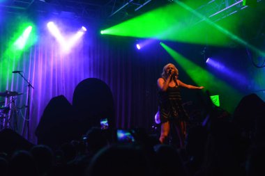 Noah Cyrus ilk turnesinde 23 Eylül 2018 'de Orlando Florida' daki Beacham 'da sahne alacak.