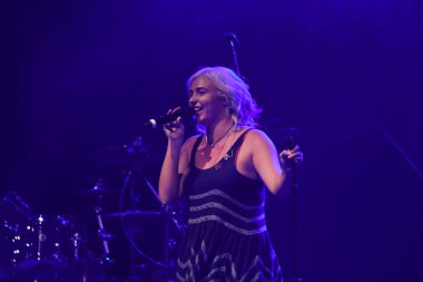 Noah Cyrus ilk turnesinde 23 Eylül 2018 'de Orlando Florida' daki Beacham 'da sahne alacak.