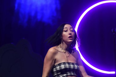 Noah Cyrus ilk turnesinde 23 Eylül 2018 'de Orlando Florida' daki Beacham 'da sahne alacak.
