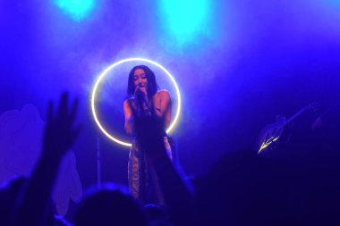 Noah Cyrus ilk turnesinde 23 Eylül 2018 'de Orlando Florida' daki Beacham 'da sahne alacak.