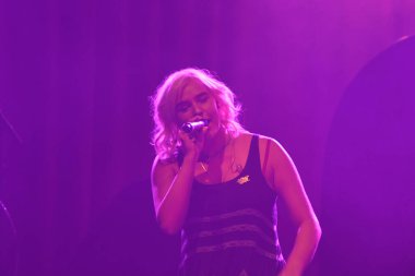 Noah Cyrus ilk turnesinde 23 Eylül 2018 'de Orlando Florida' daki Beacham 'da sahne alacak.