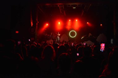 Noah Cyrus ilk turnesinde 23 Eylül 2018 'de Orlando Florida' daki Beacham 'da sahne alacak.