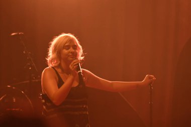 Noah Cyrus ilk turnesinde 23 Eylül 2018 'de Orlando Florida' daki Beacham 'da sahne alacak.