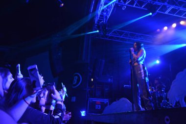 Noah Cyrus ilk turnesinde 23 Eylül 2018 'de Orlando Florida' daki Beacham 'da sahne alacak.