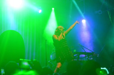 Noah Cyrus ilk turnesinde 23 Eylül 2018 'de Orlando Florida' daki Beacham 'da sahne alacak.