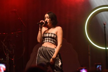 Noah Cyrus ilk turnesinde 23 Eylül 2018 'de Orlando Florida' daki Beacham 'da sahne alacak.