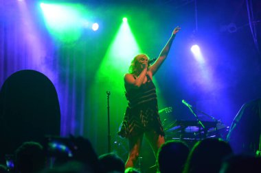 Noah Cyrus ilk turnesinde 23 Eylül 2018 'de Orlando Florida' daki Beacham 'da sahne alacak.