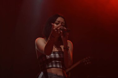Noah Cyrus ilk turnesinde 23 Eylül 2018 'de Orlando Florida' daki Beacham 'da sahne alacak.