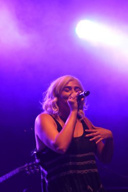 Noah Cyrus ilk turnesinde 23 Eylül 2018 'de Orlando Florida' daki Beacham 'da sahne alacak.