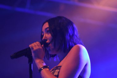 Noah Cyrus ilk turnesinde 23 Eylül 2018 'de Orlando Florida' daki Beacham 'da sahne alacak.