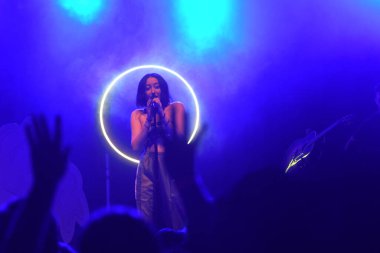 Noah Cyrus ilk turnesinde 23 Eylül 2018 'de Orlando Florida' daki Beacham 'da sahne alacak.