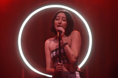 Noah Cyrus ilk turnesinde 23 Eylül 2018 'de Orlando Florida' daki Beacham 'da sahne alacak.
