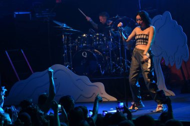Noah Cyrus ilk turnesinde 23 Eylül 2018 'de Orlando Florida Beacham' da Marty Jean-Louis 'de sahne aldı.