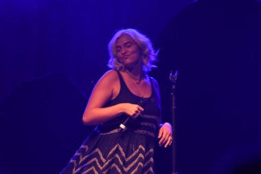 Noah Cyrus ilk turnesinde 23 Eylül 2018 'de Orlando Florida' daki Beacham 'da sahne alacak.