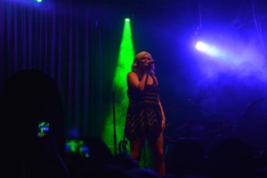 Noah Cyrus ilk turnesinde 23 Eylül 2018 'de Orlando Florida' daki Beacham 'da sahne alacak.