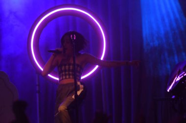 Noah Cyrus ilk turnesinde 23 Eylül 2018 'de Orlando Florida' daki Beacham 'da sahne alacak.