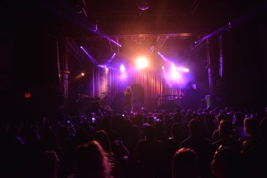 Noah Cyrus ilk turnesinde 23 Eylül 2018 'de Orlando Florida' daki Beacham 'da sahne alacak.