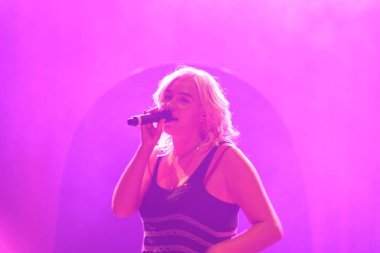 Noah Cyrus ilk turnesinde 23 Eylül 2018 'de Orlando Florida' daki Beacham 'da sahne alacak.