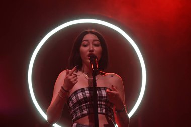 Noah Cyrus ilk turnesinde 23 Eylül 2018 'de Orlando Florida' daki Beacham 'da sahne alacak.