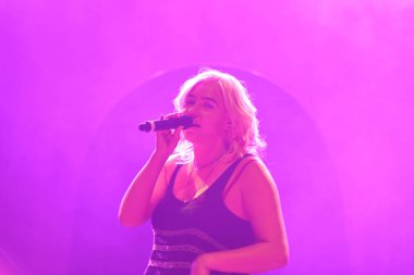 Noah Cyrus ilk turnesinde 23 Eylül 2018 'de Orlando Florida' daki Beacham 'da sahne alacak.