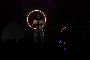 Noah Cyrus ilk turnesinde 23 Eylül 2018 'de Orlando Florida' daki Beacham 'da sahne alacak.